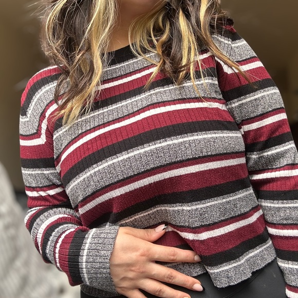divided maroon gray black white striped lightweight cropped sweater top large - Picture 2 of 4